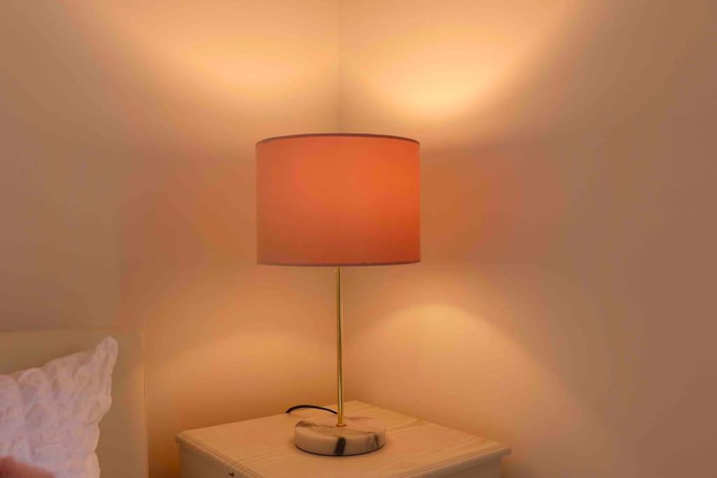 Contemporary & Stylish House . Free Parking * Beeston Hill