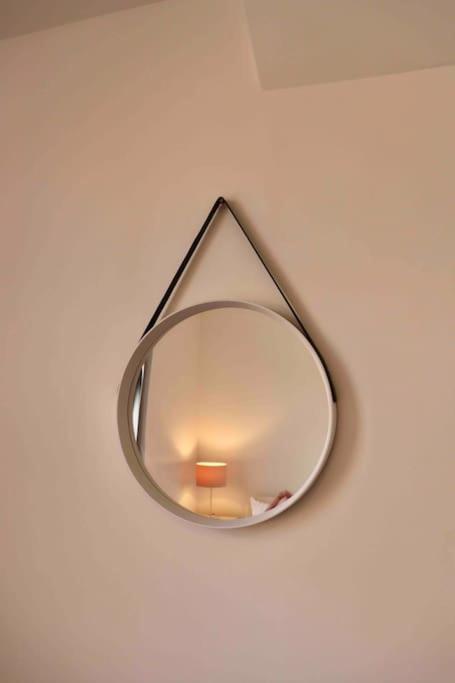 Contemporary & Stylish House . Free Parking Apartment *